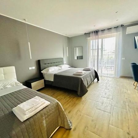 Aqua B&B - Rooms And Apartments 米拉佐 外观 照片