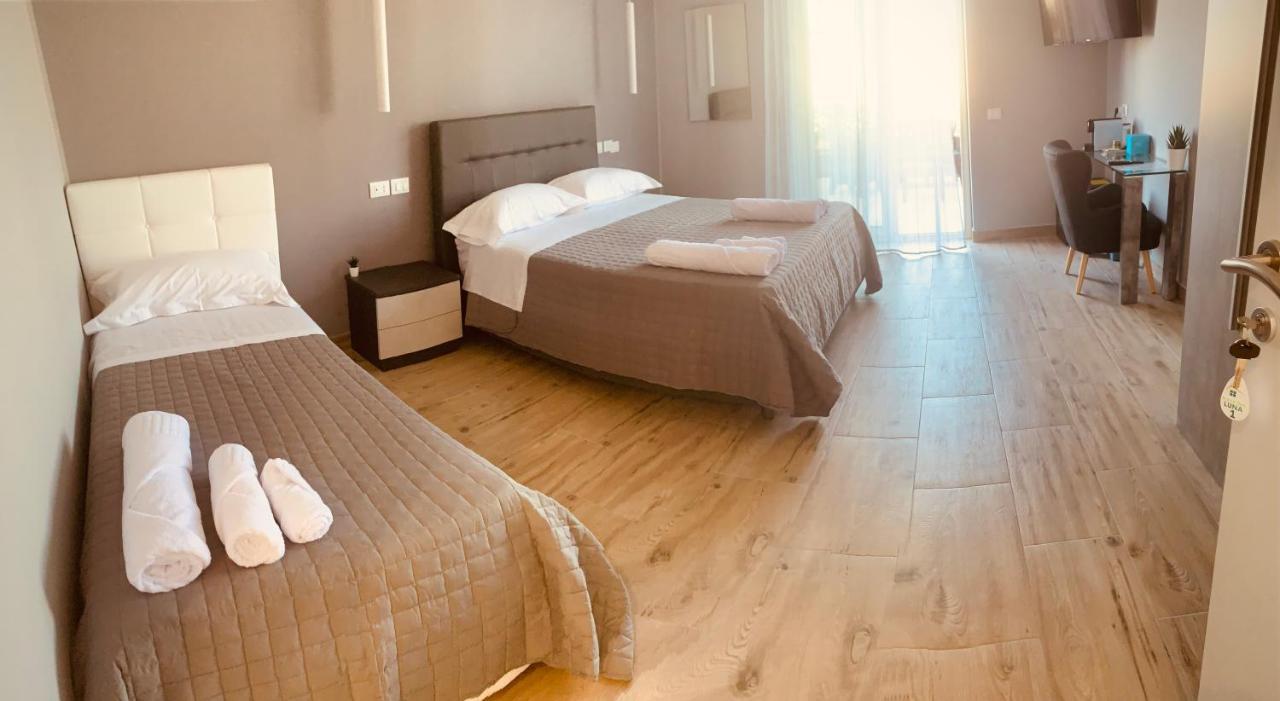 Aqua B&B - Rooms And Apartments 米拉佐 外观 照片